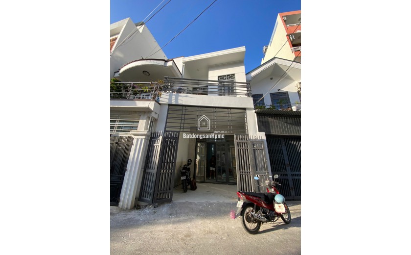 Bán nhà 2 tầng mặt tiền Nguyễn Khánh Toàn, cách biển 300m, giá 6,9 tỷ